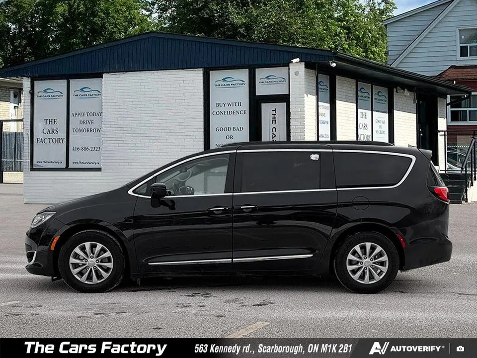 Chrysler Pacifica 2017 photo 3