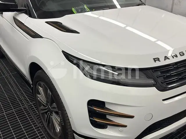 Land Rover Range Rover Evoque 2026 photo 4