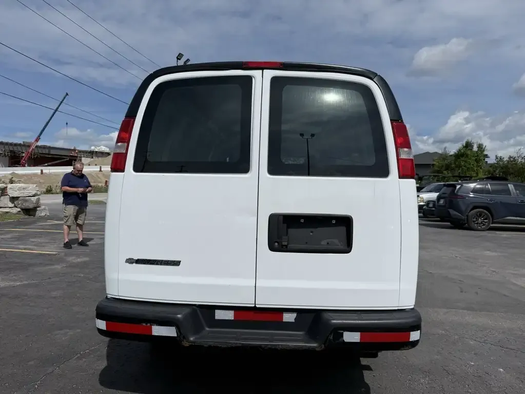 Chevrolet Express 2017 photo 4