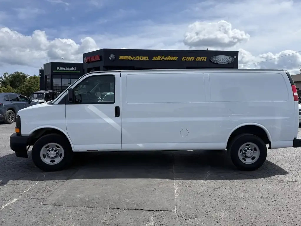 Chevrolet Express 2017 photo 2