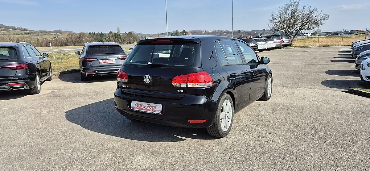 Volkswagen Golf 2010 photo 3