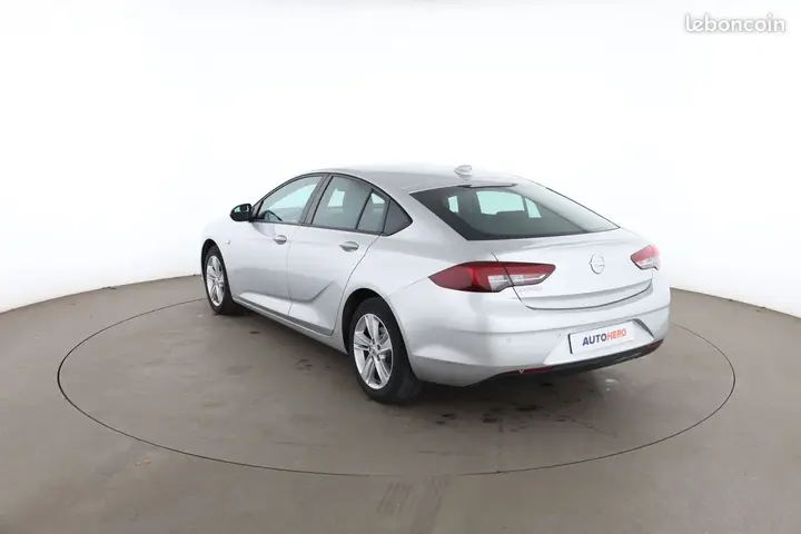 Opel Insignia 2018 photo 2