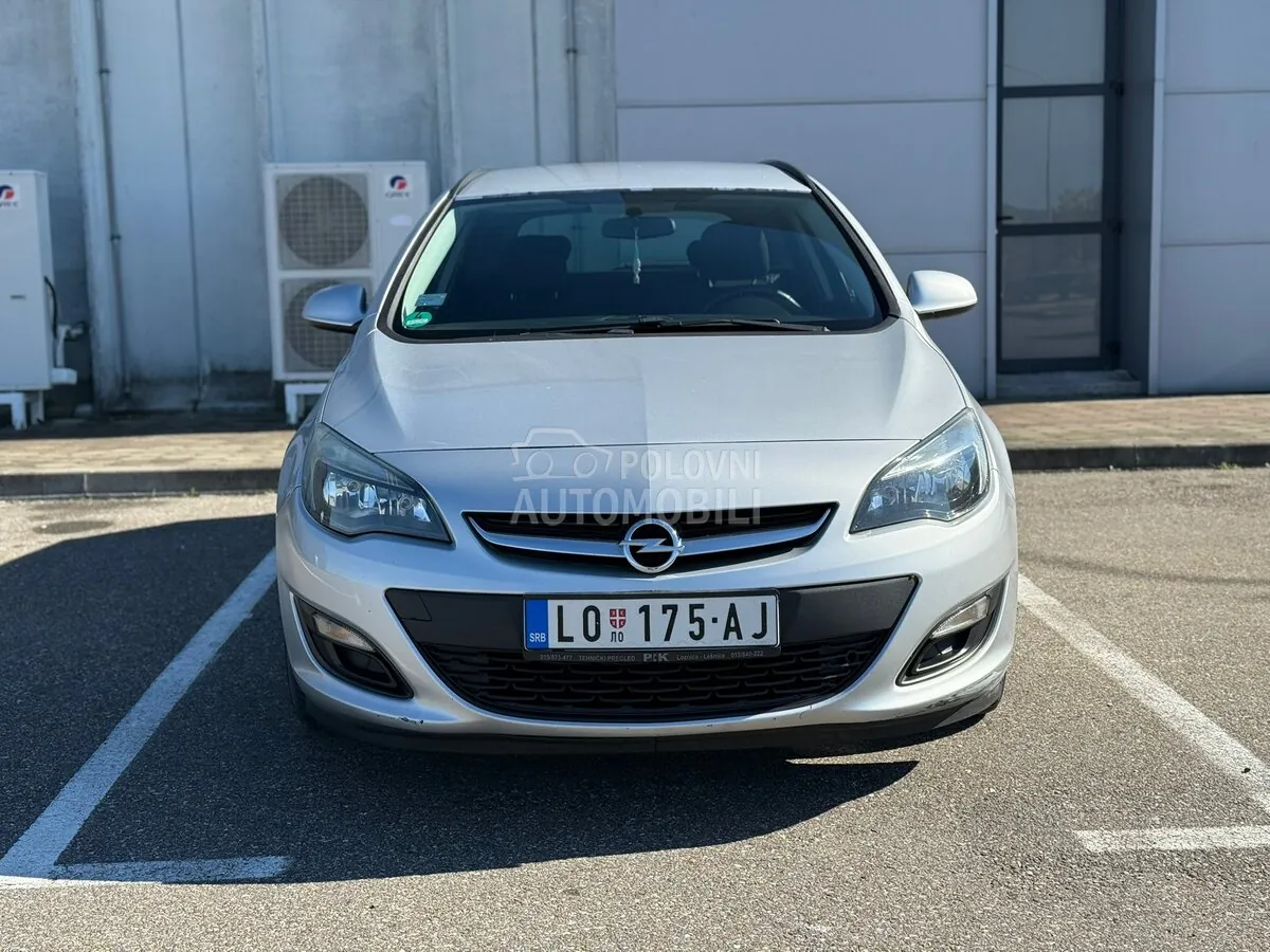 Opel Astra J 2015 photo 2