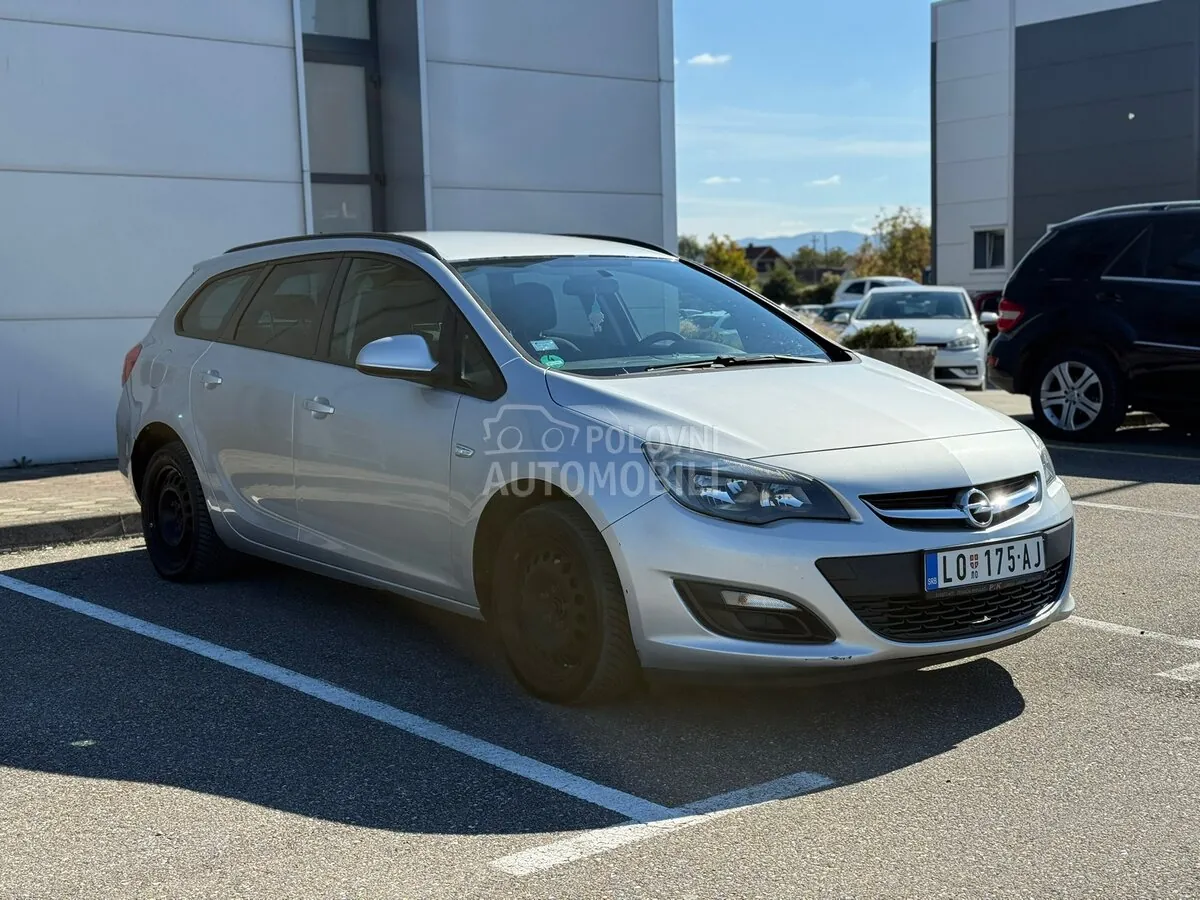 Opel Astra J 2015 photo 3