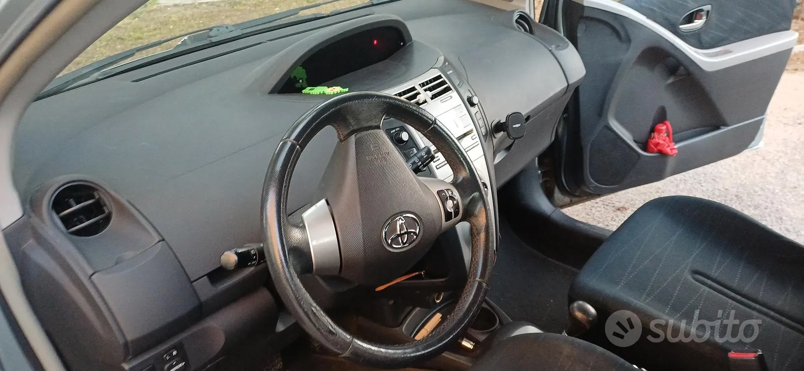 Toyota Yaris 2008 photo 3