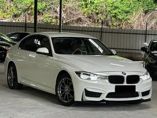 BMW 318I