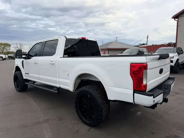 Ford F-350 Lariat 2019 photo 5