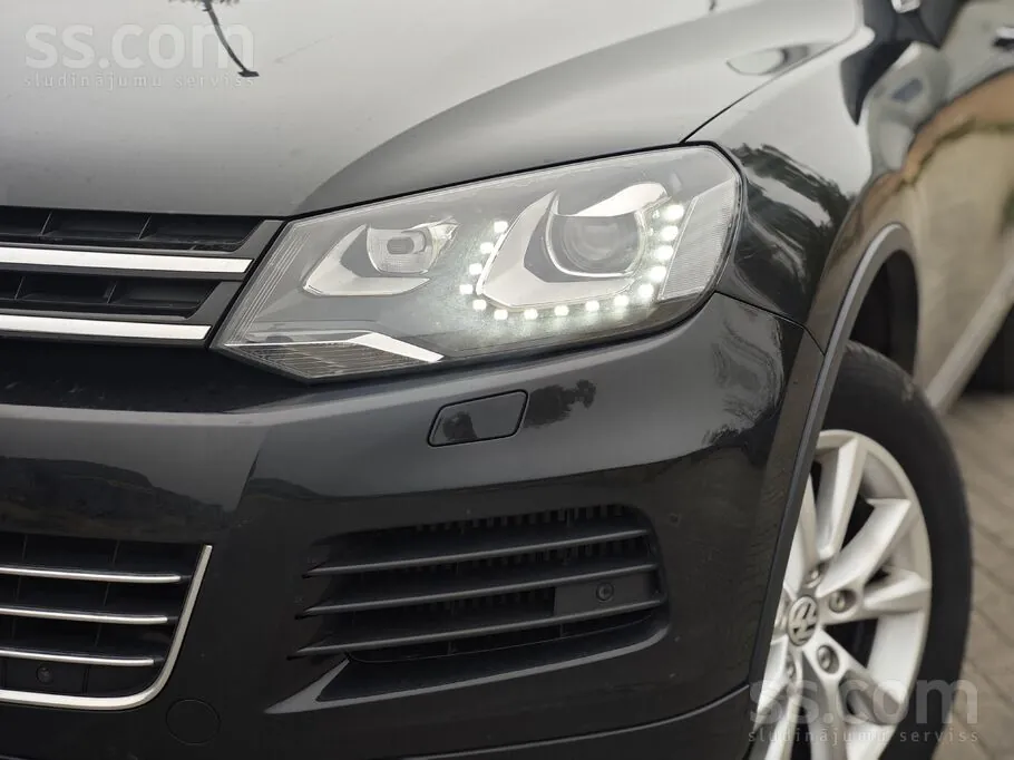 Volkswagen Touareg 2012 photo 2