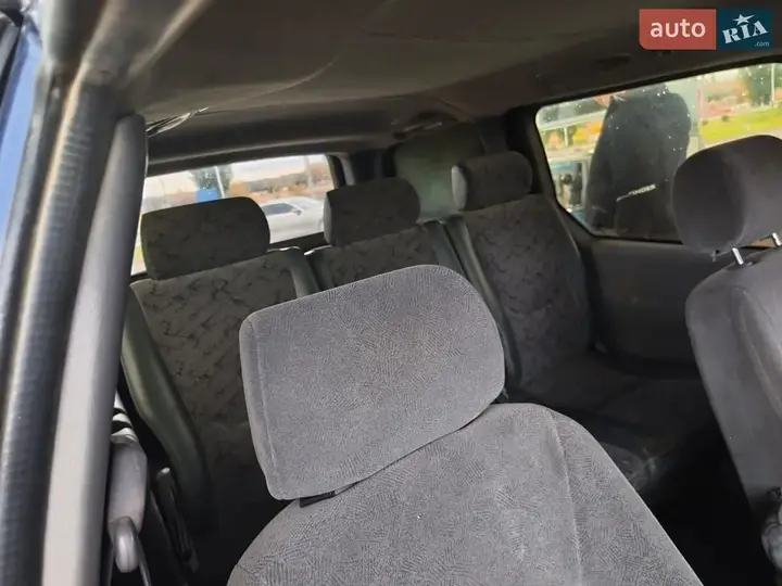 Kia Carnival 2000 photo 5