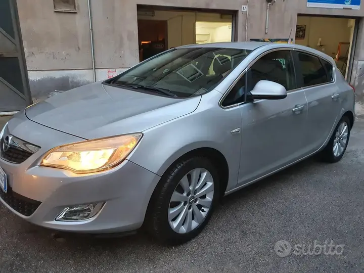 Opel Astra J