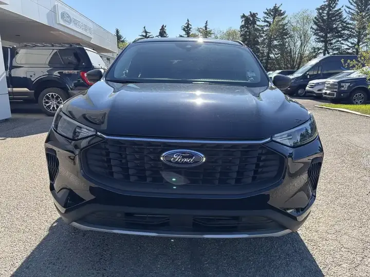 Ford Escape 2025 photo 2