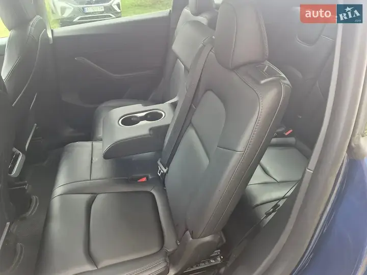 Tesla Model Y 2022 photo 2