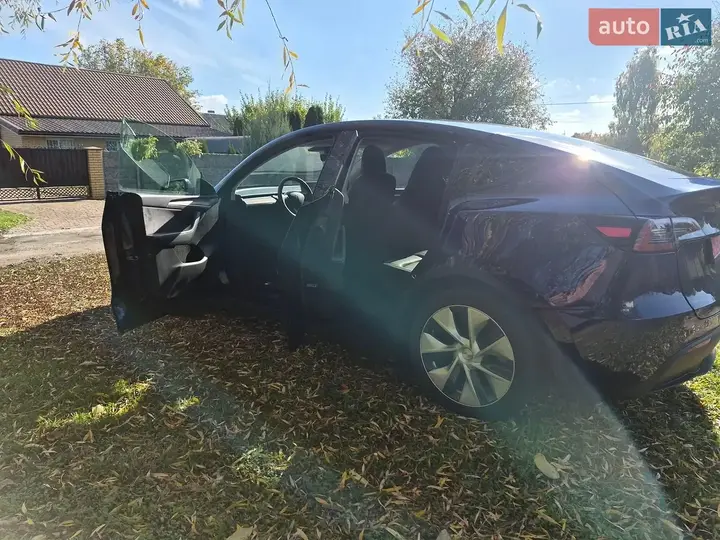 Tesla Model Y 2022 photo 5