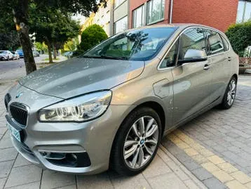 BMW 225 Xe