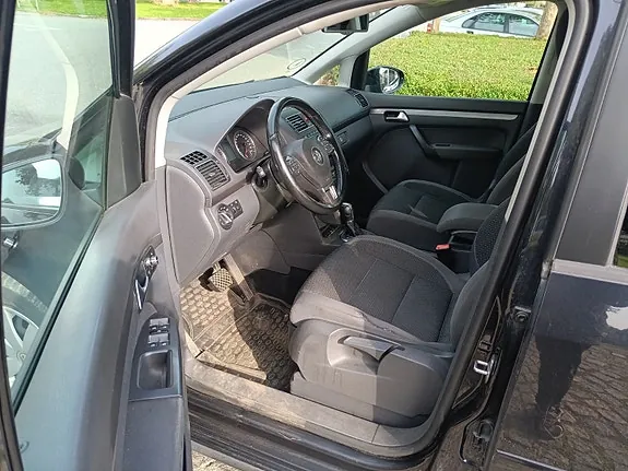 Volkswagen Touran 2015 photo 2