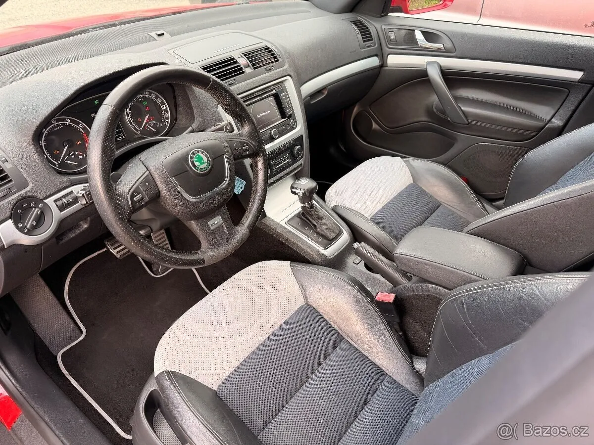 Skoda Octavia 2011 photo 2