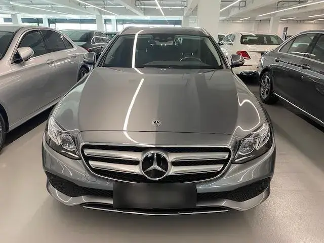 Mercedes-Benz E220D