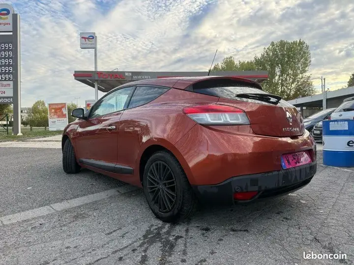 Renault Megane 2010 photo 2