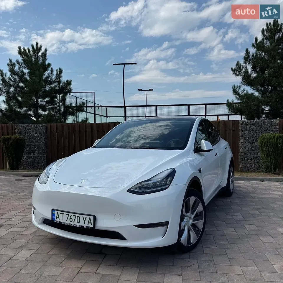 Tesla Model Y 2023 photo 4