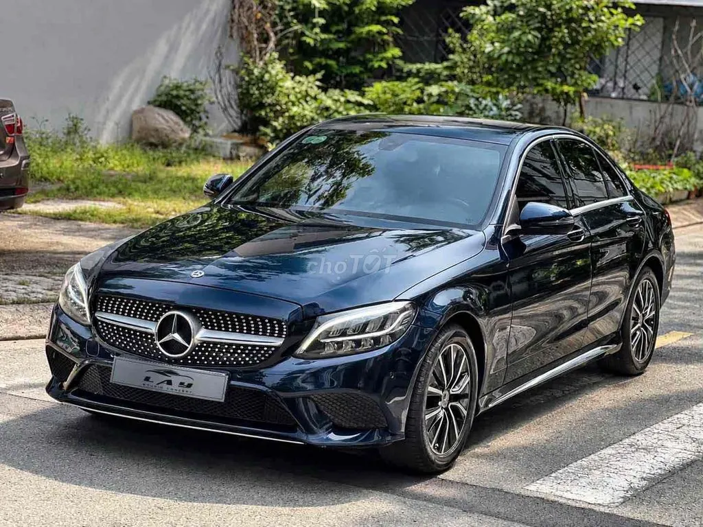 Mercedes-Benz C-Class 2019 photo 3