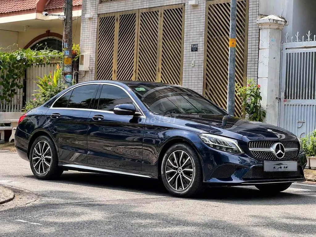 Mercedes-Benz C-Class 2019 photo 4