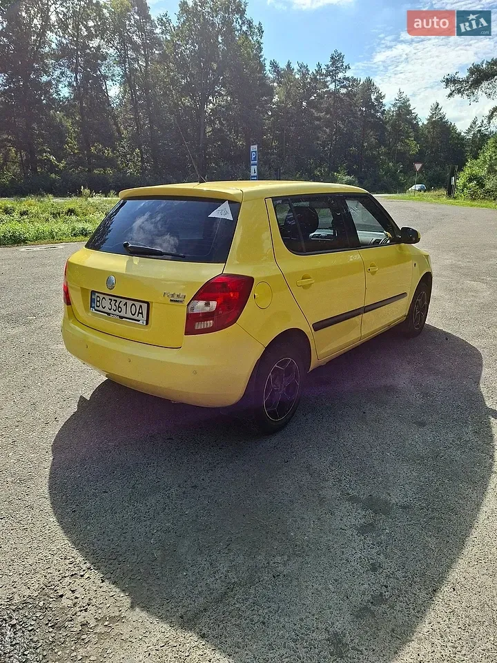 Skoda Fabia 2009 photo 5
