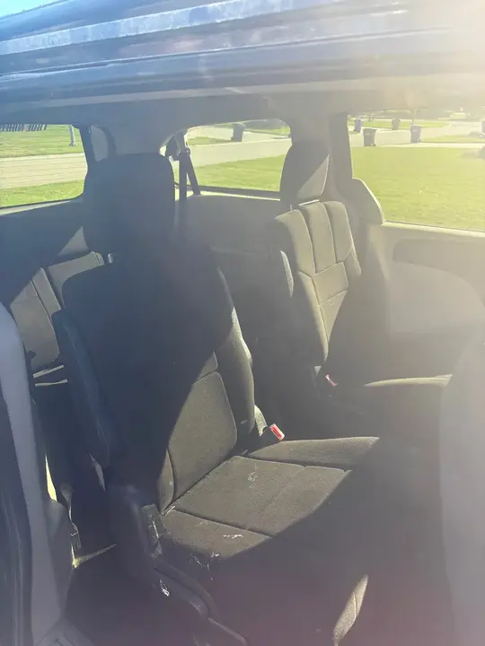 Dodge Grand Caravan 2012 photo 3