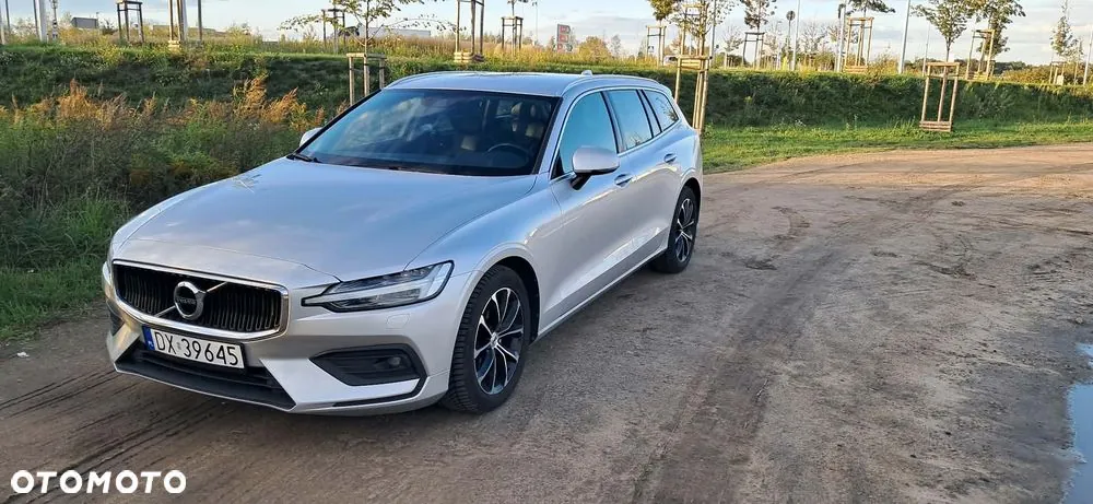 Volvo V60 2020 photo 2