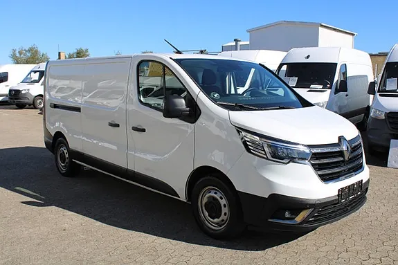 Renault Trafic 2022 photo 2