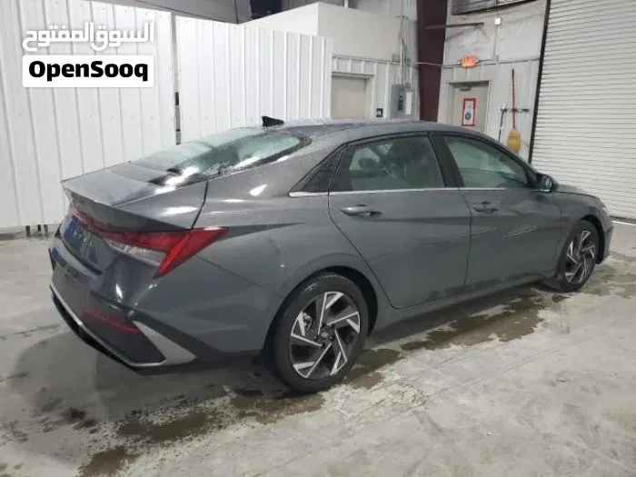 Hyundai Elantra 2025 photo 4
