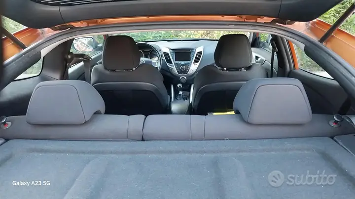 Hyundai Veloster 2012 photo 2