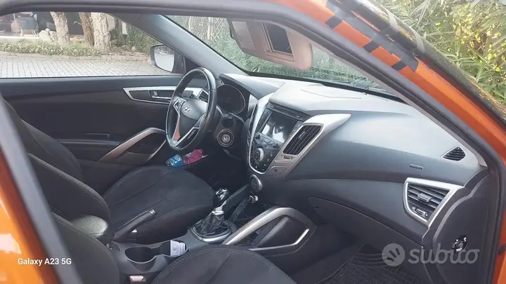 Hyundai Veloster