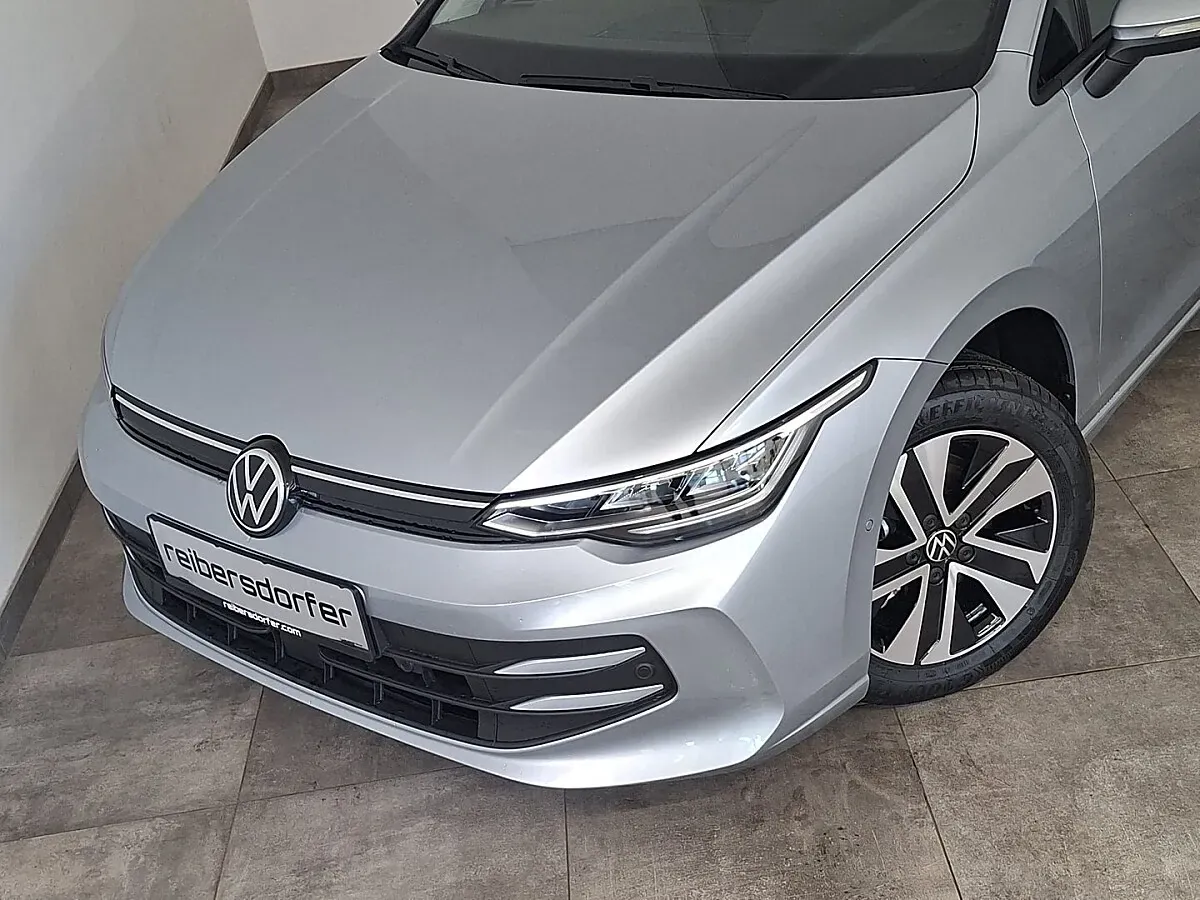 Volkswagen Golf 2026 photo 2