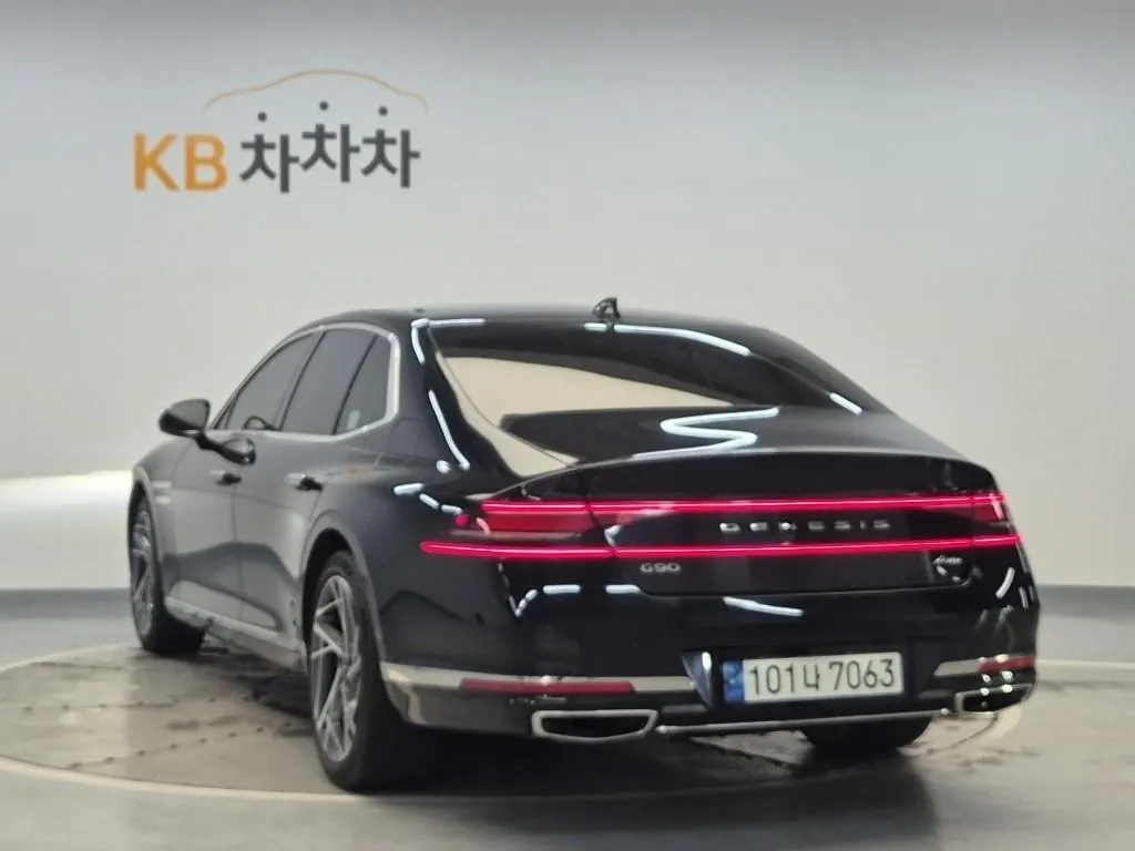Genesis G90 2022 photo 2