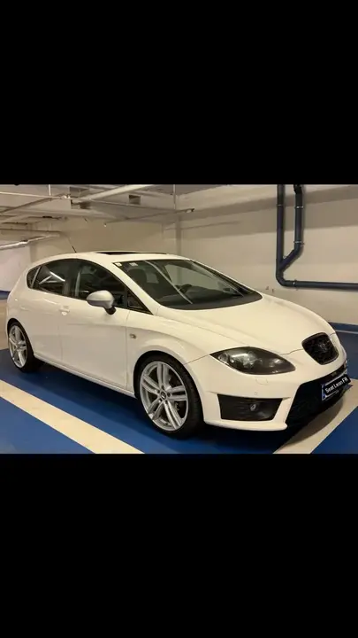Seat Leon 2012 photo 2
