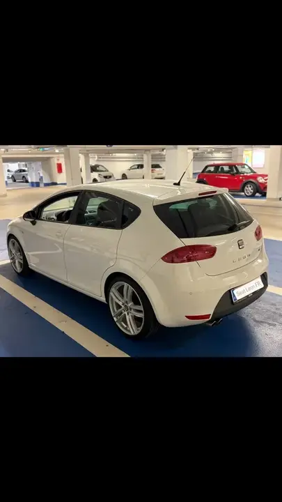 Seat Leon 2012 photo 3
