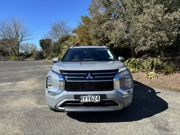 Mitsubishi Outlander 2026 photo 3