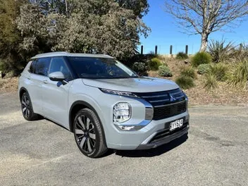 Mitsubishi Outlander 2026 photo 2