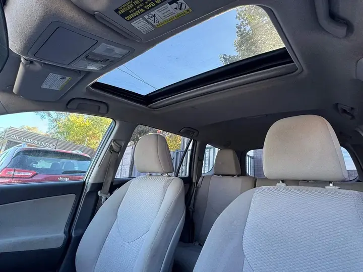 Toyota Rav4 2012 photo 3