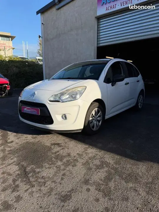 Citroen C3 2012 photo 3