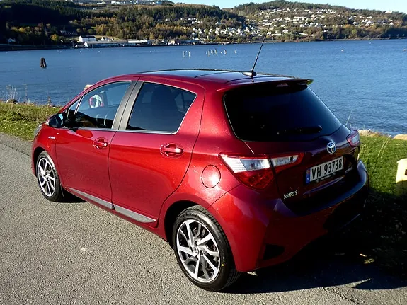 Toyota Yaris 2018 photo 4