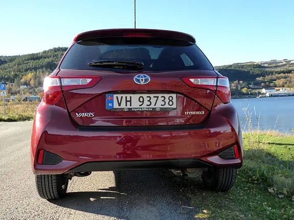 Toyota Yaris 2018 photo 3