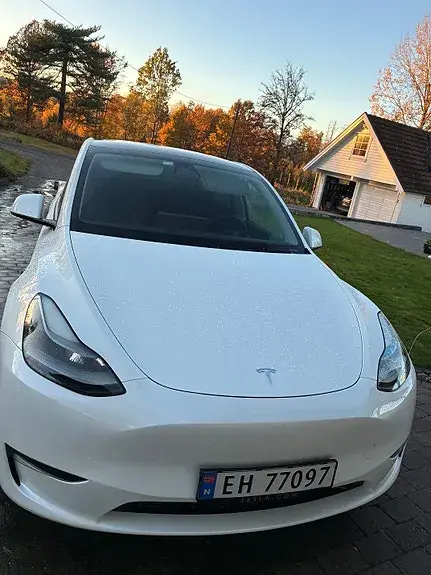 Tesla Model Y 2024 photo 3