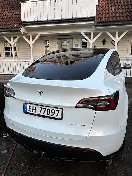 Tesla Model Y 2024 photo 4