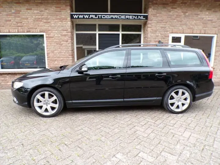 Volvo V70 2008 photo 2