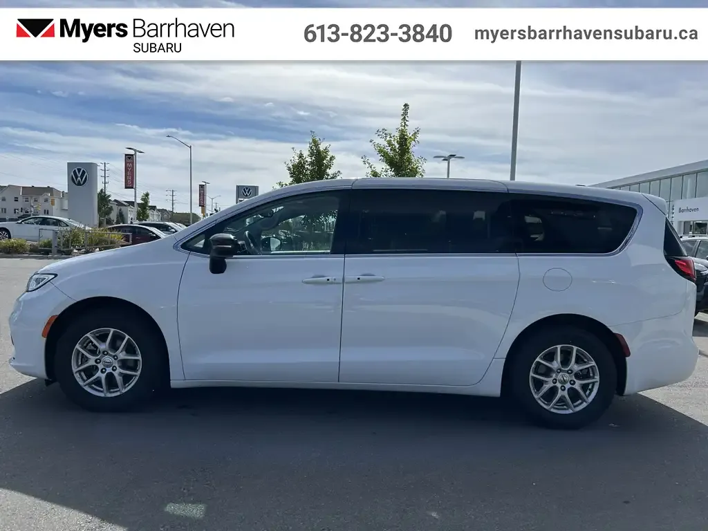 Chrysler Pacifica 2024 photo 5