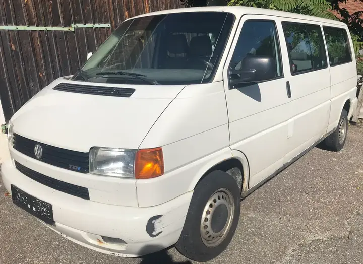 Volkswagen T4 2002 photo 2