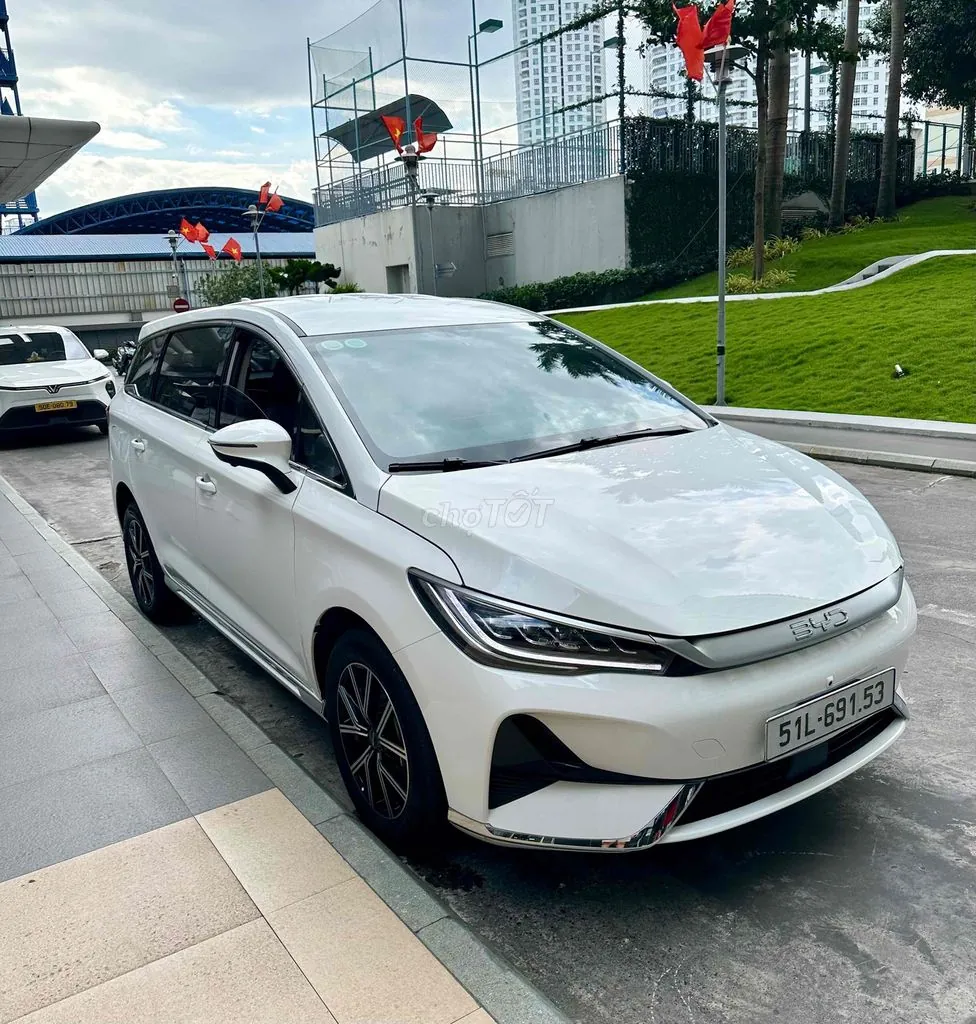 BYD M6 2025 photo 2