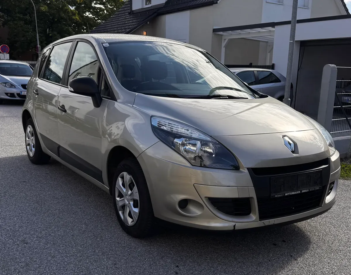 Renault Scenic 2010 photo 2