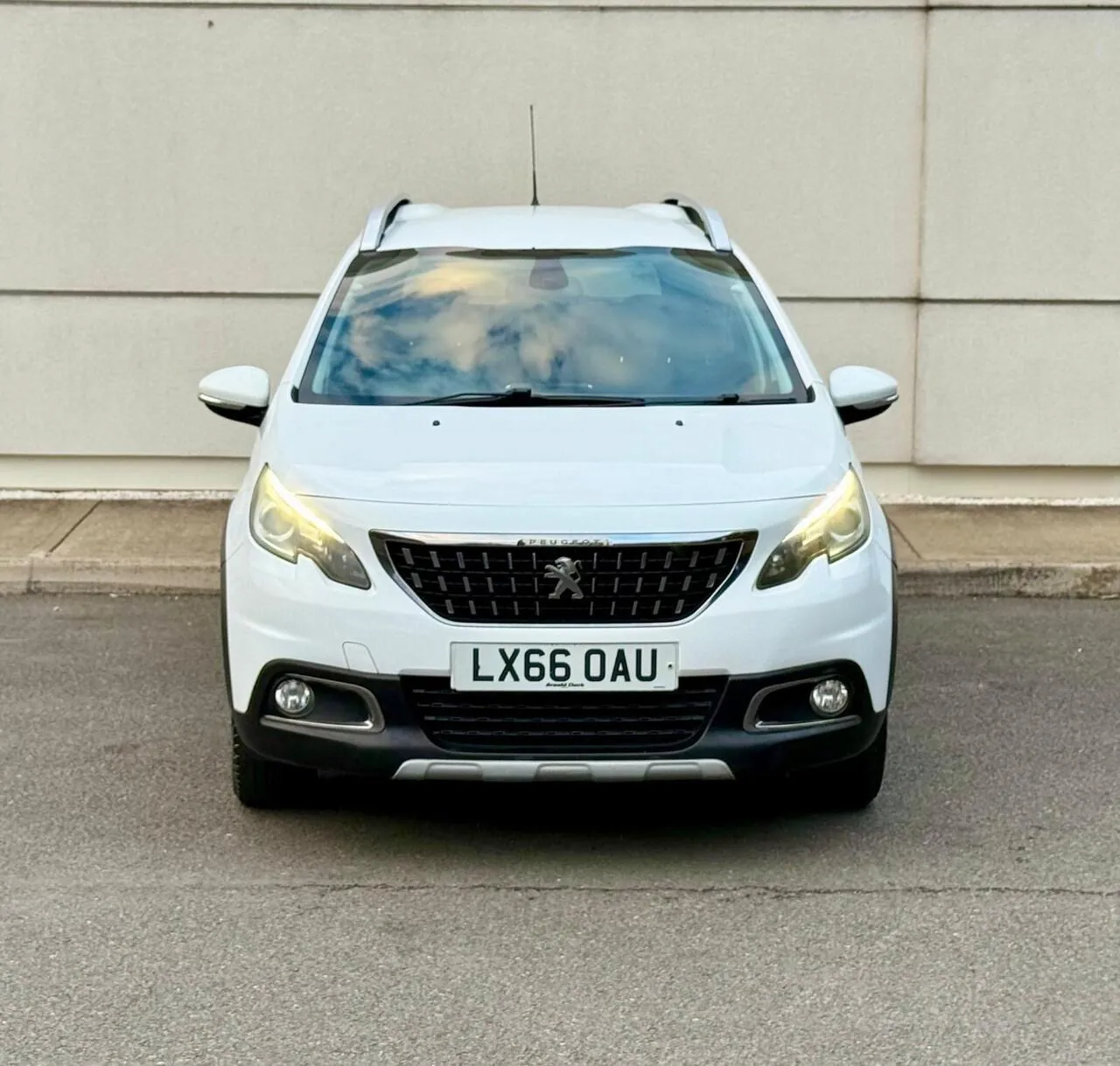 Peugeot 2008 2016 photo 2